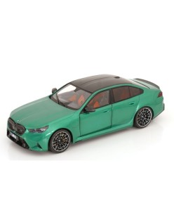 BMW M5 G90 Saloon 2025 greenmetallic black